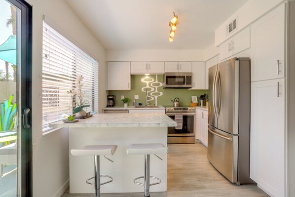 Apartment (3 Bedrooms) | Interior - Palm Springs Abode w/ Pool Access, Near Golfing (Palm Springs)