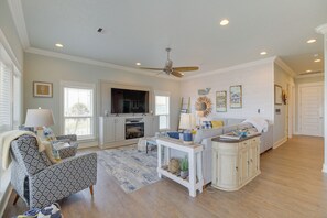 House (4 Bedrooms) | Interior - Ocean View: 'easy Breezy' Crystal Beach Getaway! (Port Bolivar)