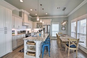 House (4 Bedrooms) | Interior - Ocean View: 'easy Breezy' Crystal Beach Getaway! (Port Bolivar)