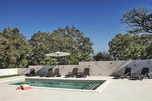 Piscine extérieure, piscine chauffée