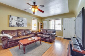 House (2 Bedrooms) | Interior