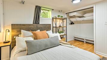 House (4 Bedrooms) | 4 bedrooms, laptop workspace, free cribs/infant beds, bed sheets