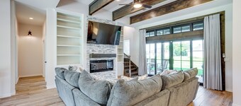 Livingston Retreat w/ Patio & Charcoal Grill