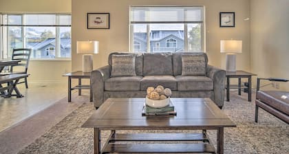 Quaint Anchorage Townhome - 6 Miles to Downtown!