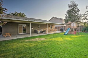 Interior - Family-friendly Home, 6 Mi to Riverwalk Plaza (Bakersfield)
