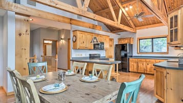 House (4 Bedrooms) | Front of property