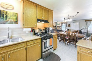 House (2 Bedrooms) | Interior