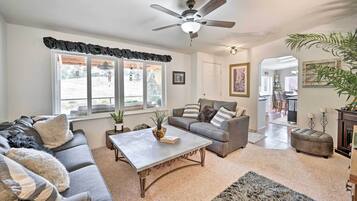 House (3 Bedrooms) | Interior