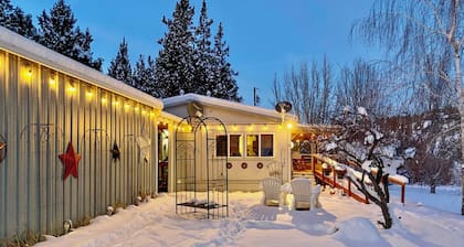 John Day Lakehouse w/ a Great Outdoor Space!