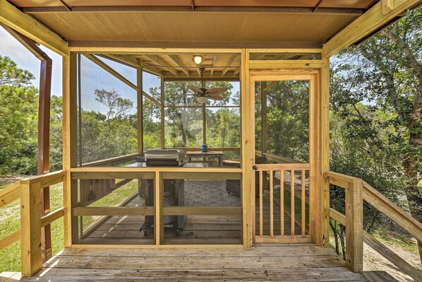 Cottage (2 Bedrooms) | Interior - Cozy Cottage < 2 Mi to Cape Hatteras Natl Shore! (Frisco)