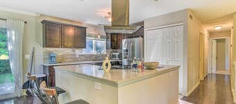 Pet-friendly Michigan Home: 5 Mi to State Park!