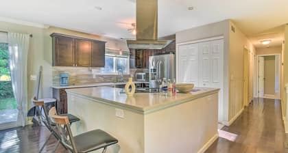 Pet-friendly Michigan Home: 5 Mi to State Park!