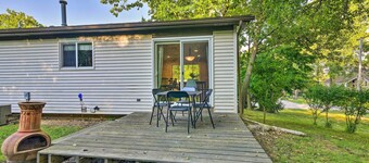 Pet-friendly Michigan Home: 5 Mi to State Park!
