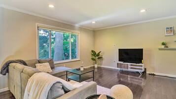 Rumah (3 Bedrooms) | Bagian depan properti