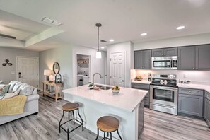 Interior - 2 Mi to Boating: 'RR Sea House' in Aransas Pass! (Ingleside)