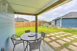 House (3 Bedrooms) | Interior - 2 Mi to Boating: 'RR Sea House' in Aransas Pass! (Ingleside)