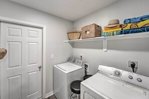 House (3 Bedrooms) | Interior - 2 Mi to Boating: 'RR Sea House' in Aransas Pass! (Ingleside)