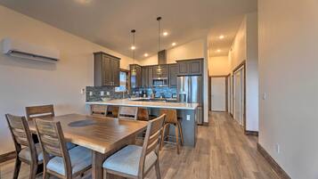 Cottage (2 Bedrooms) | Interior
