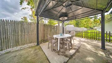 Cottage (2 Bedrooms) | Interior