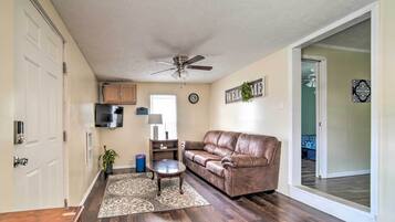 Cottage (2 Bedrooms) | Interior