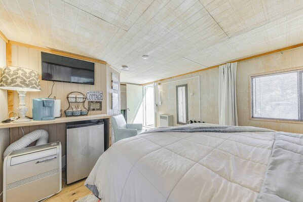 House (3 Bedrooms) | Interior - Ruidoso Cabin Rental w/ Hot Tub: Walk to Main! (Ruidoso)