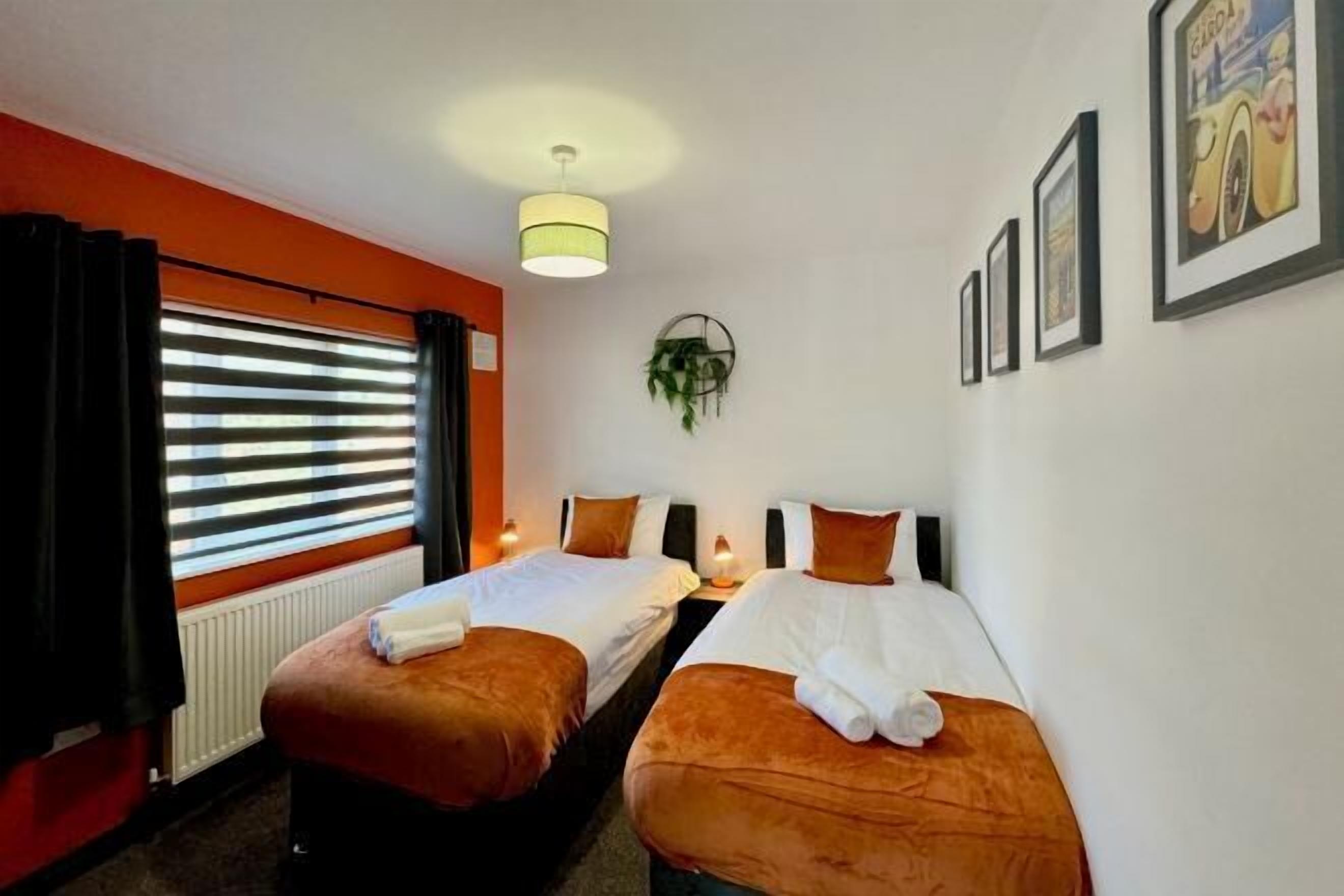 3 kamar tidur, setrika/meja setrika, dan Wi-Fi gratis