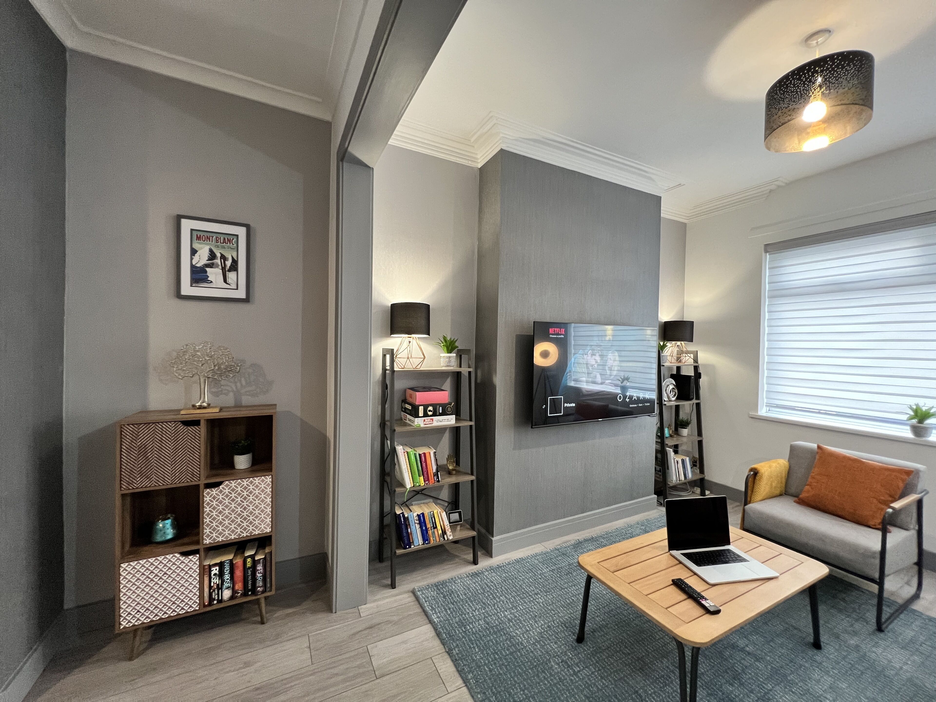 家庭聯排別墅 | 起居區 | 55-吋智慧型電視、數位頻道、電視、Netflix