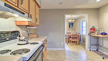 House (2 Bedrooms) | Interior