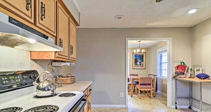 Cozy Home w/ Grill: Walkable Oxford Location