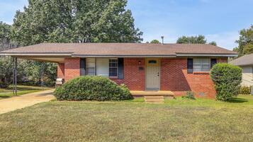 Rumah (2 Bedrooms) | Bagian depan properti