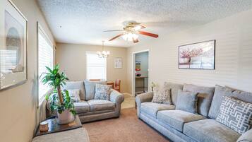 House (2 Bedrooms) | Interior