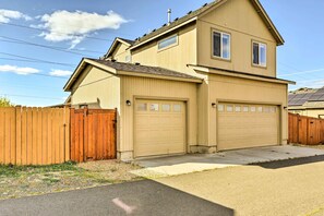 House (3 Bedrooms) | Interior - Oregon Home ~ 17 Mi to The Last Blockbuster! (Redmond)
