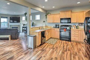 House (3 Bedrooms) | Interior