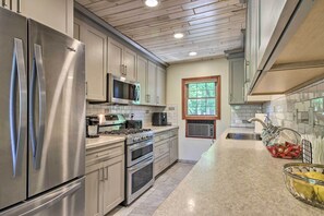 House (4 Bedrooms) | Interior