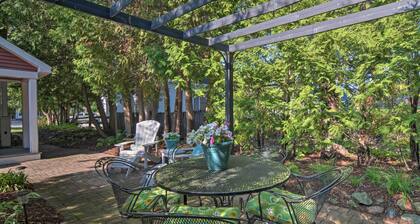 Downtown Charlevoix Duplex 1/2 Mi to Lake Michigan