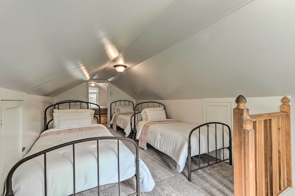 House (3 Bedrooms) | Interior - The Millersburg Mountain House Getaway w/ Gazebo! (Millersburg)