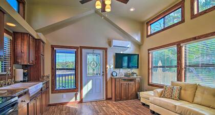 Fredericksburg Cottage ~ 1 Mile to Main Street!