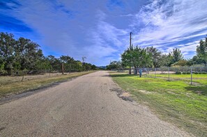 Interior - Fredericksburg Cottage ~ 1 Mile to Main Street! (Fredericksburg)