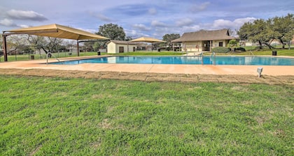 Near Seaworld! Modern Family Home w/ Pool Access