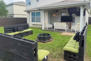 House (3 Bedrooms) | Interior - Near Seaworld! Modern Family Home w/ Pool Access (San Antonio)