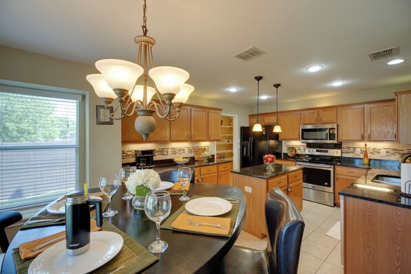 House (3 Bedrooms) | Interior