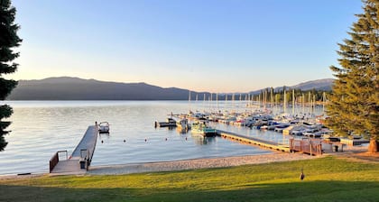 Exquisite Mccall Log Cabin - Walk to Payette Lake!