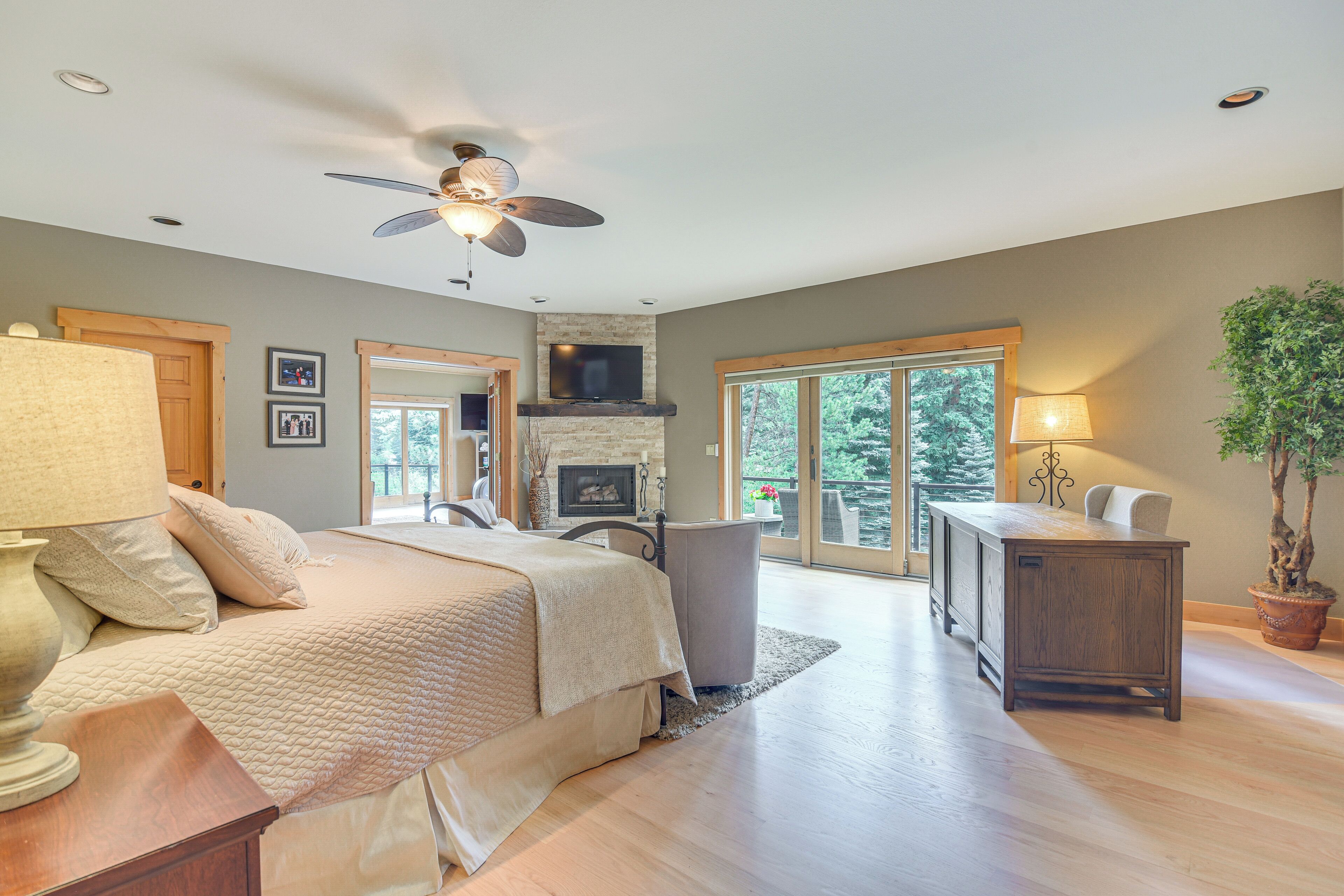 House (4 Bedrooms) | Interior