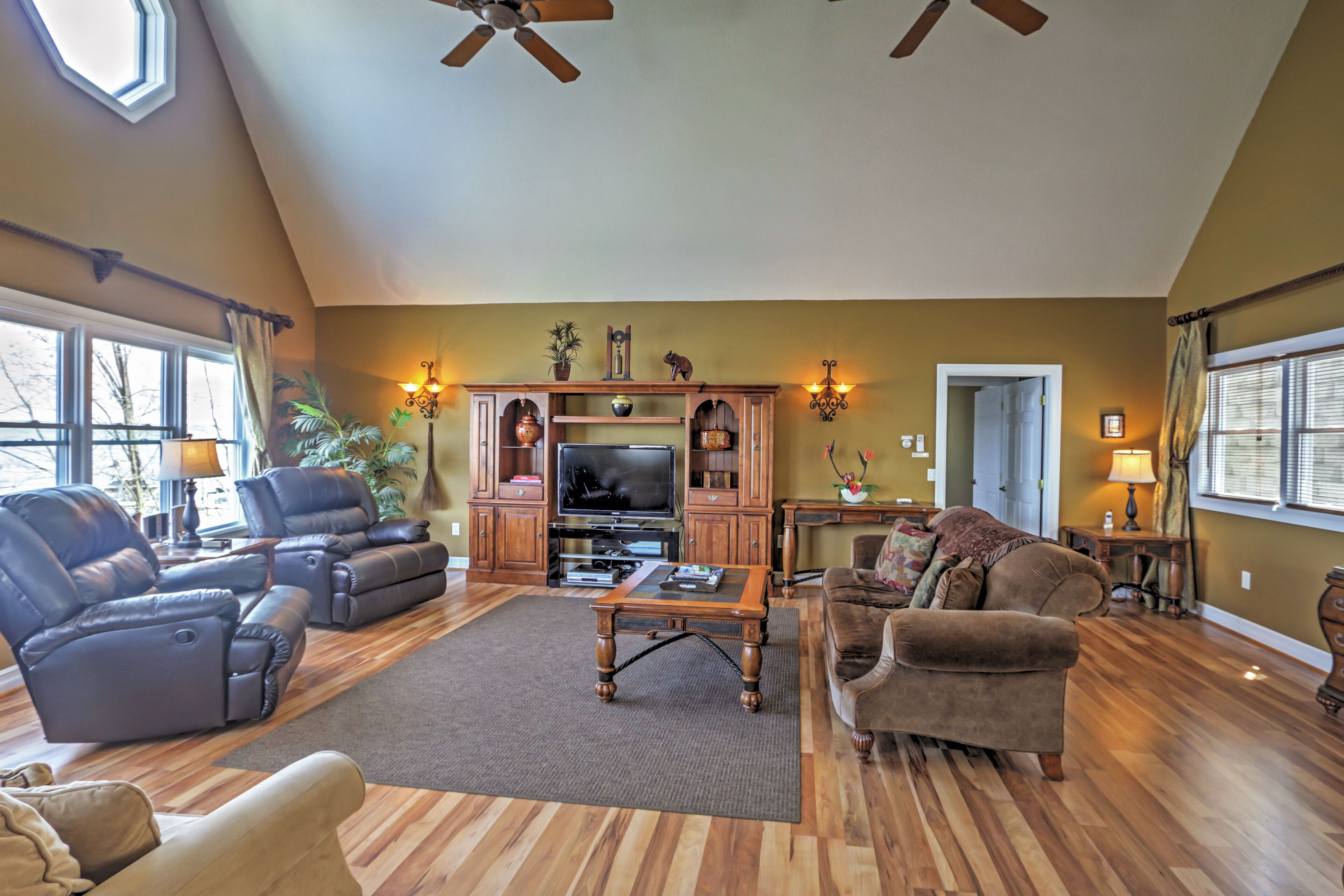 House (4 Bedrooms) | Interior