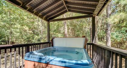 Private Broken Bow Cabin w/ Hot Tub + Gazebo!