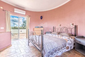 Room - Beautiful villa with private pool and sea view (foupana, moncarapacho)