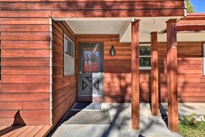 Interior - Charming Leadville Retreat w/ Private Hot Tub (Leadville)