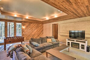 Interior - Charming Leadville Retreat w/ Private Hot Tub (Leadville)