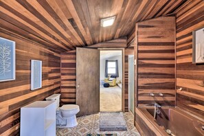 Interior - Charming Leadville Retreat w/ Private Hot Tub (Leadville)