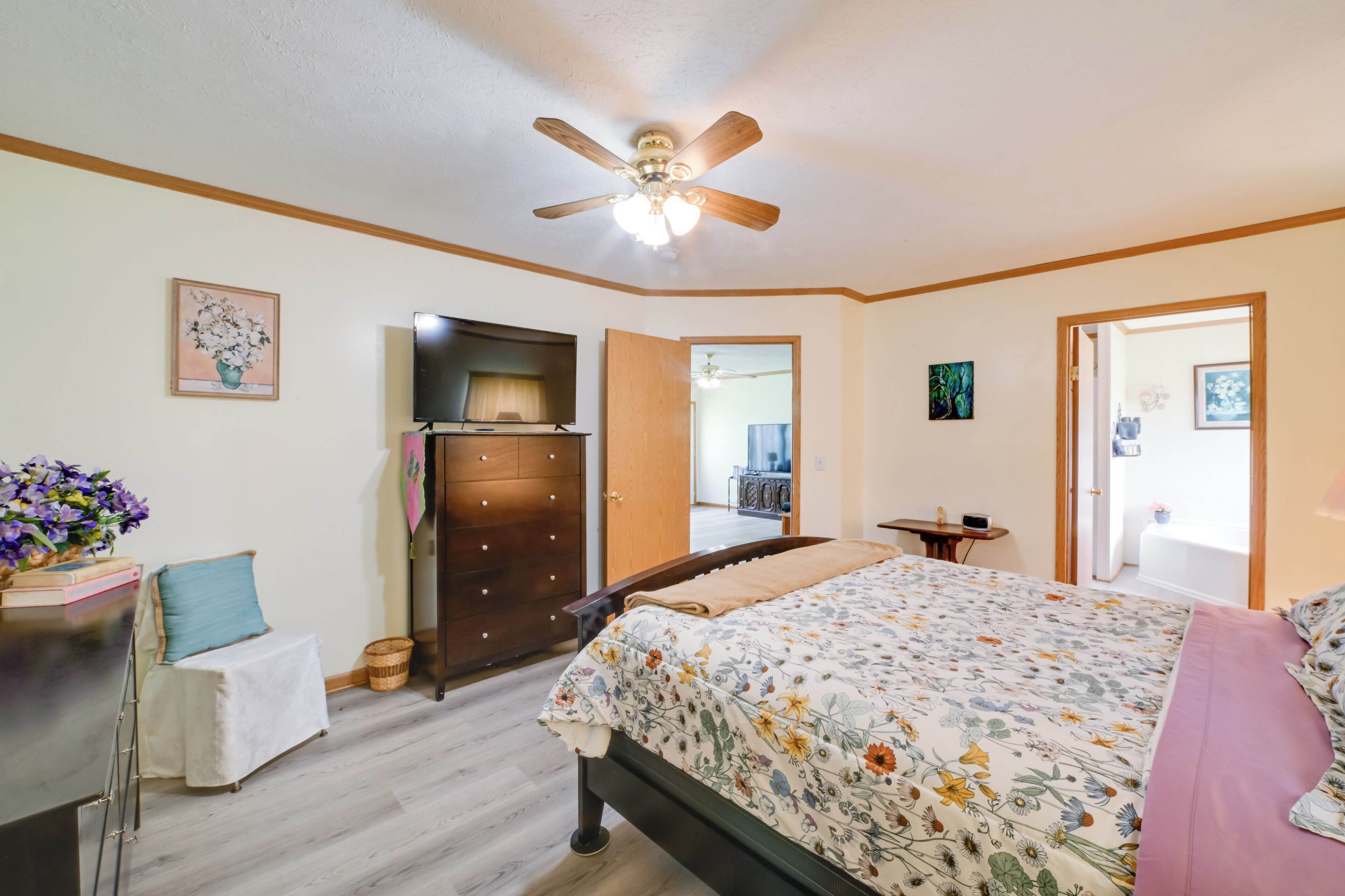 House (3 Bedrooms) | Interior